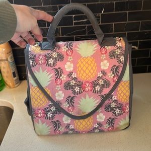 Pineapple fit and fresh lunchbox with cup holder